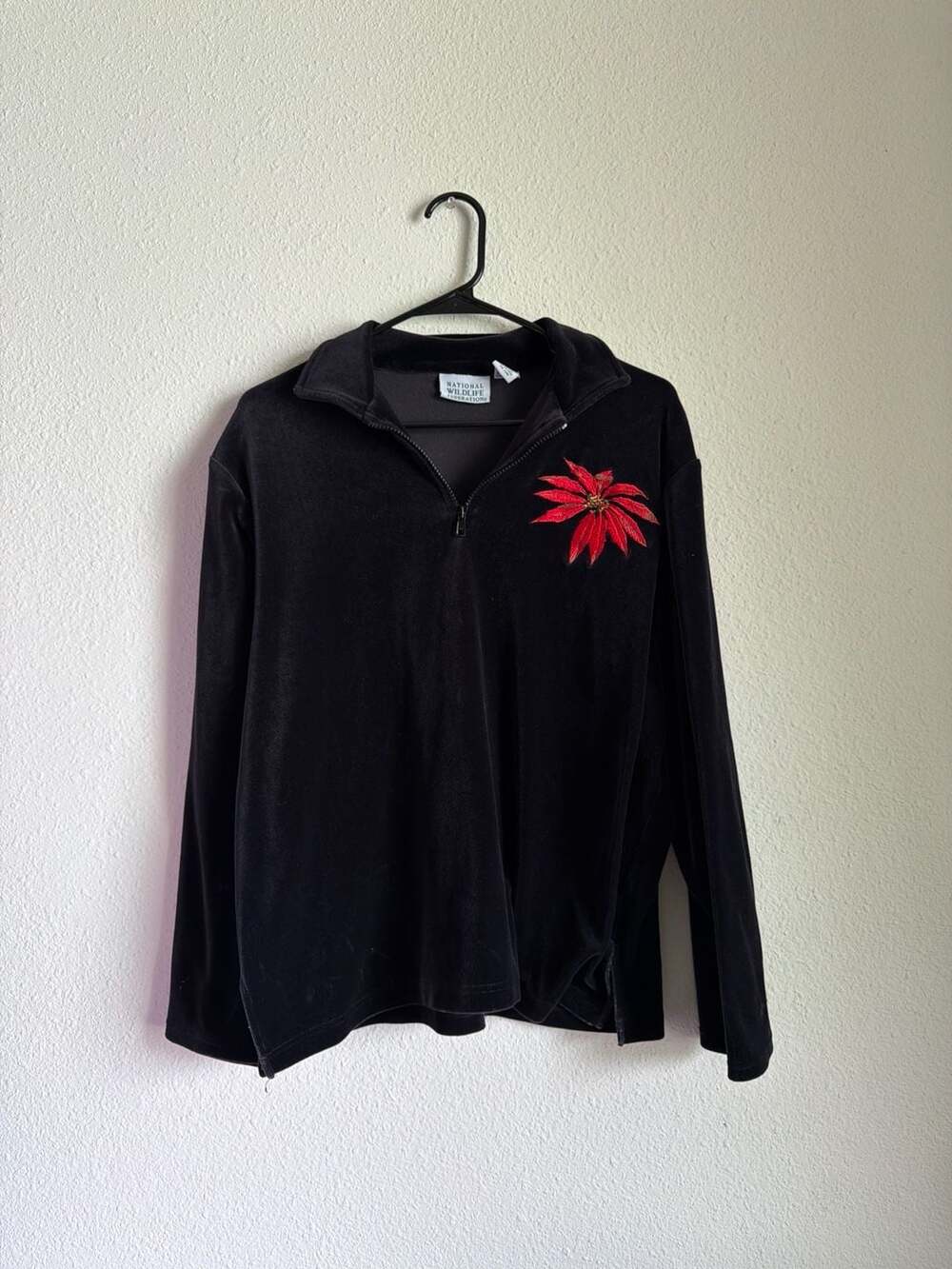 National Wildlife Federation Black Velour Poinsettia 1/4 Zip Pullover Size M